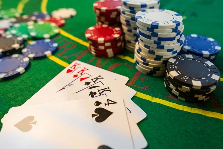 mobox Number Table live studio showing dealer, number wheel, and betting interface